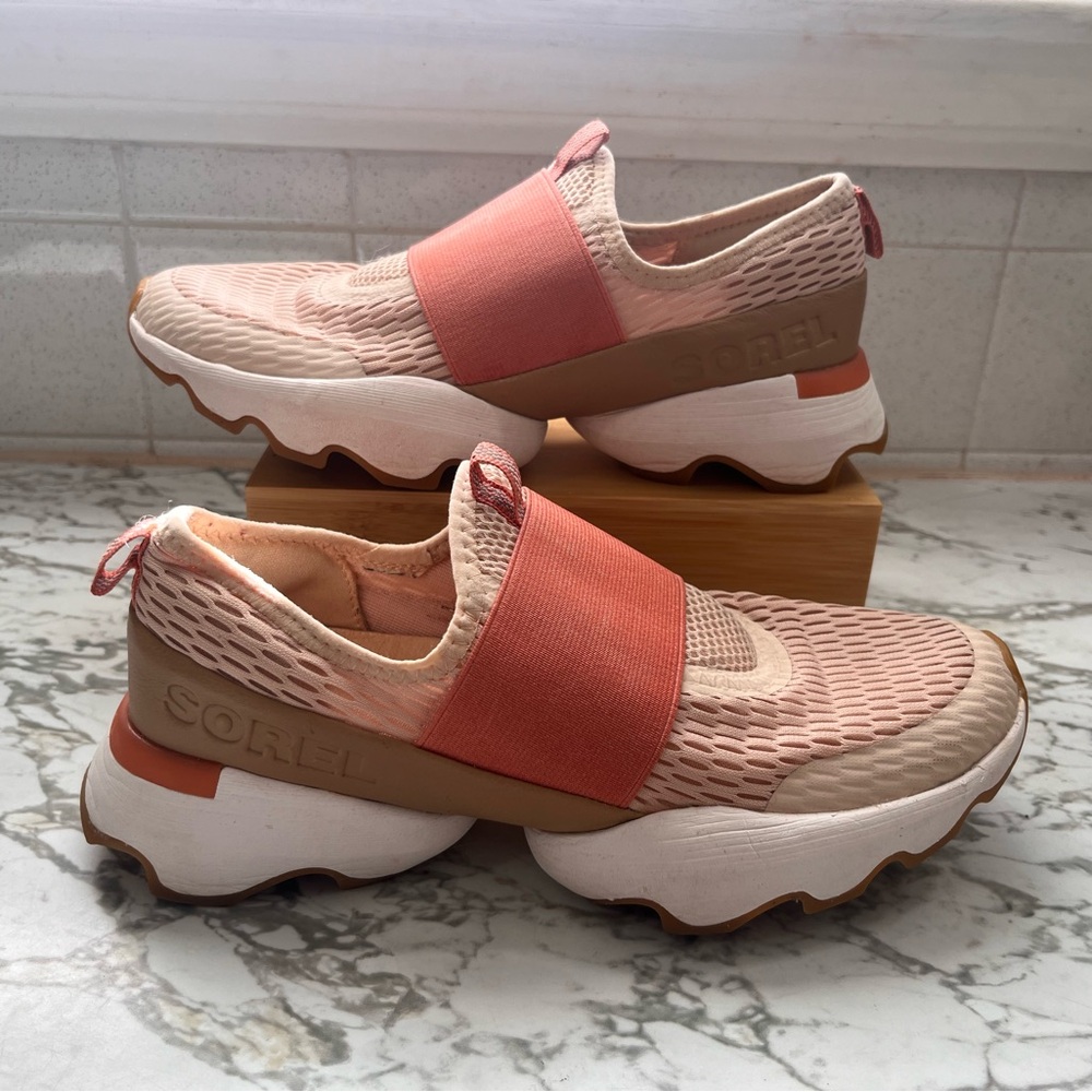 Sorel Kinetic Impact Women's Strap Shoe in Nova Sand/Paradox Pink